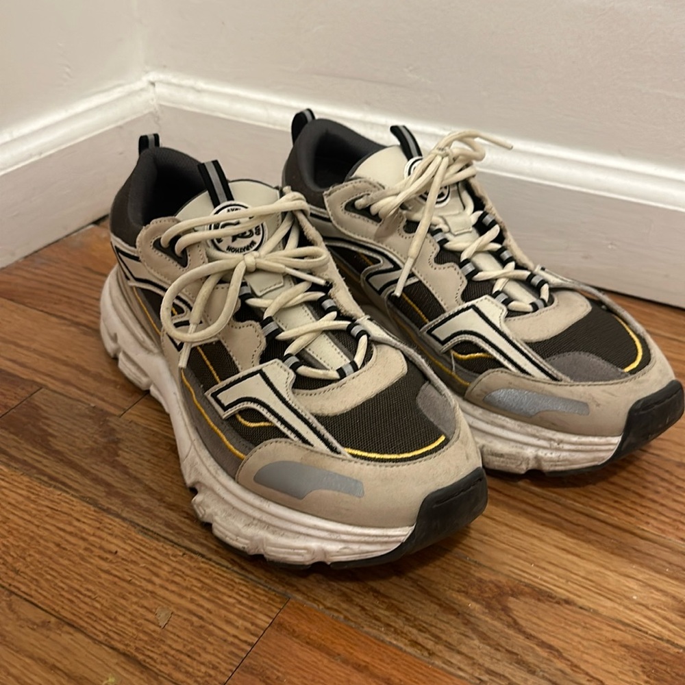 Axel Arigato shoes